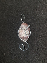 Load image into Gallery viewer, Beautiful amethyst pendant